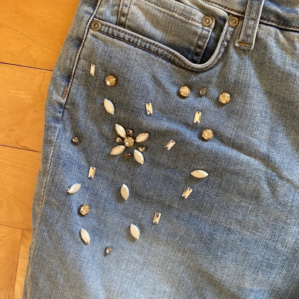 NYDJ Jewell Embellished Boyfriend Cropped Jeans, Size‎ 8 - EUC